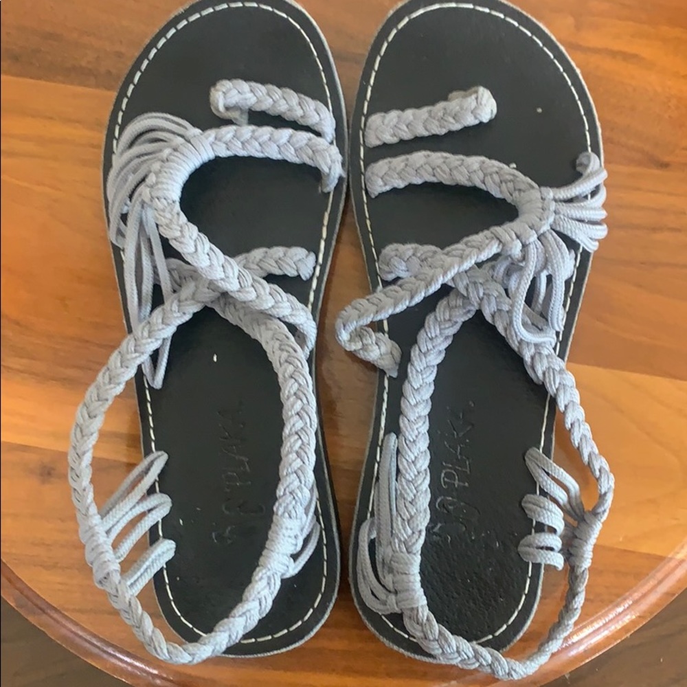 🍭5 for $25 Sandals, Sz 7